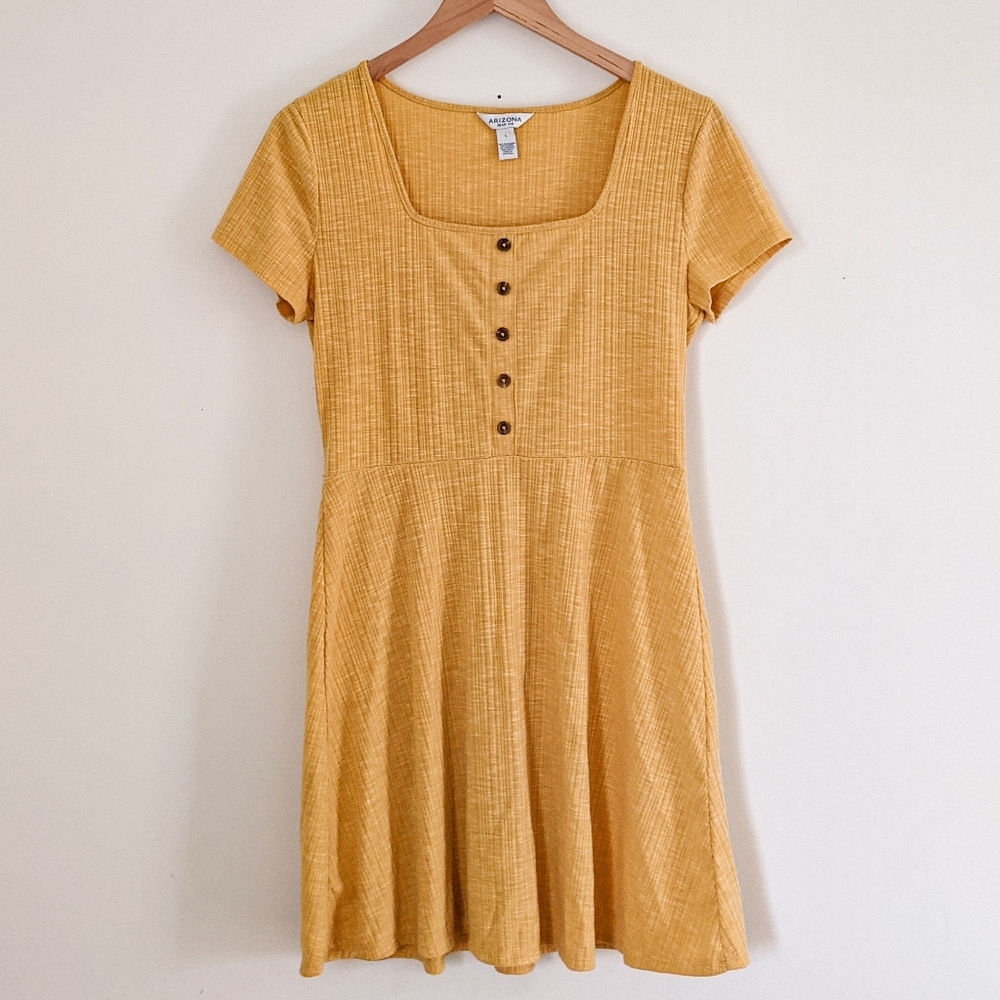 Square neck yellow button dress